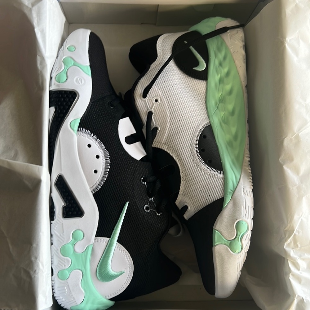 Nike PG 6 basketball shoes